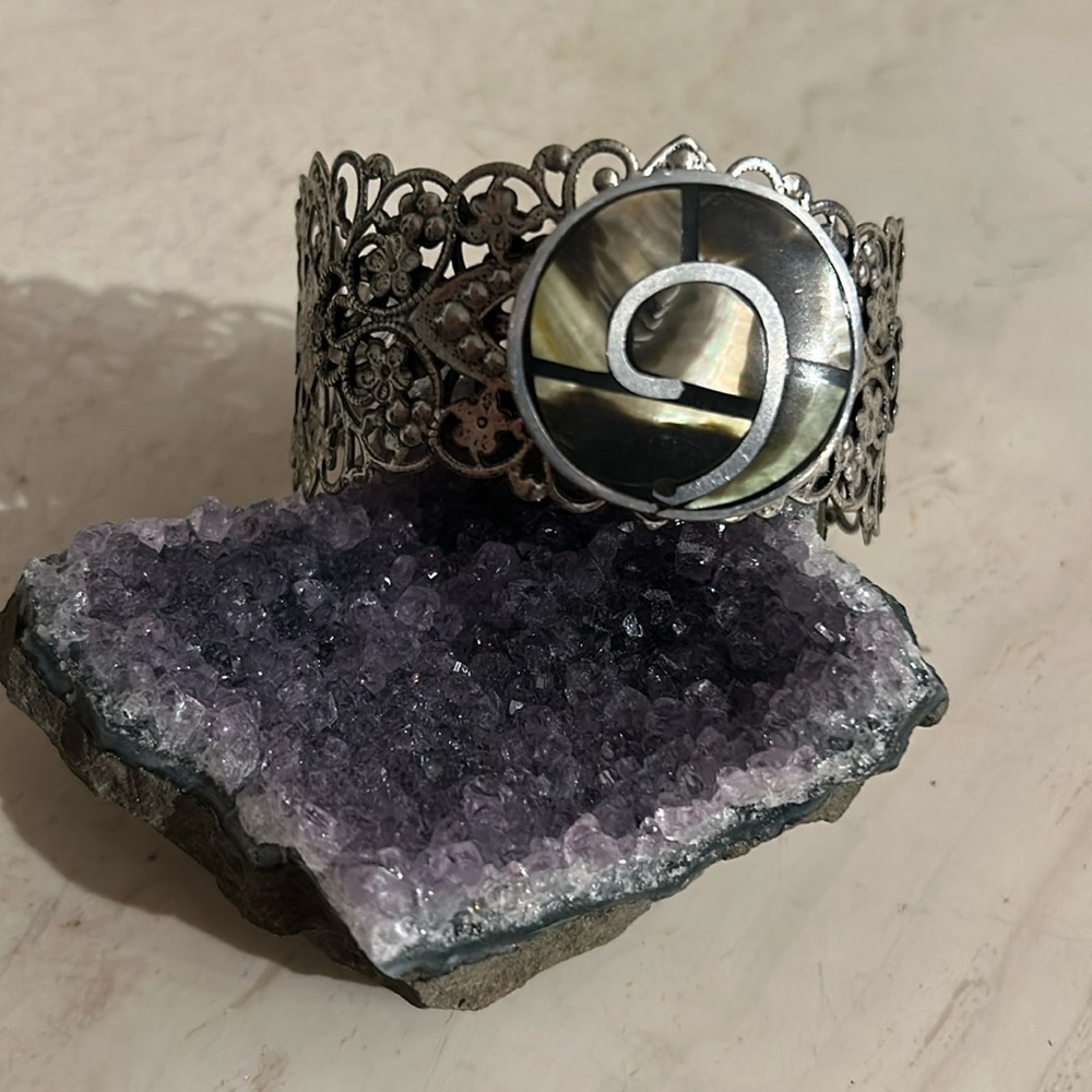 Bracelet, Cuff W Shell Circle Design - image 1